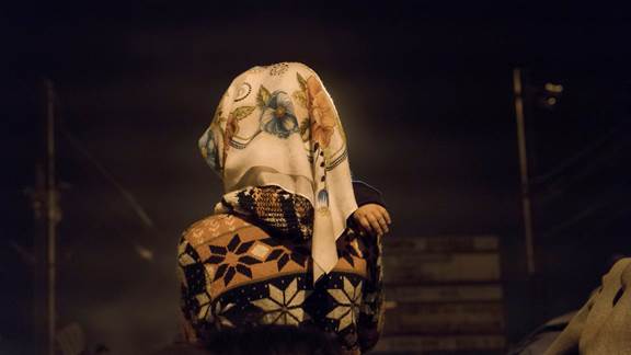 說明: Macintosh HD:Users:chendong:Desktop:張乾琦 工作坊:工作坊:官方作品:中文圖說:AZMA:8. 張乾琦，“AZMA”視頻截圖，2017 .jpg